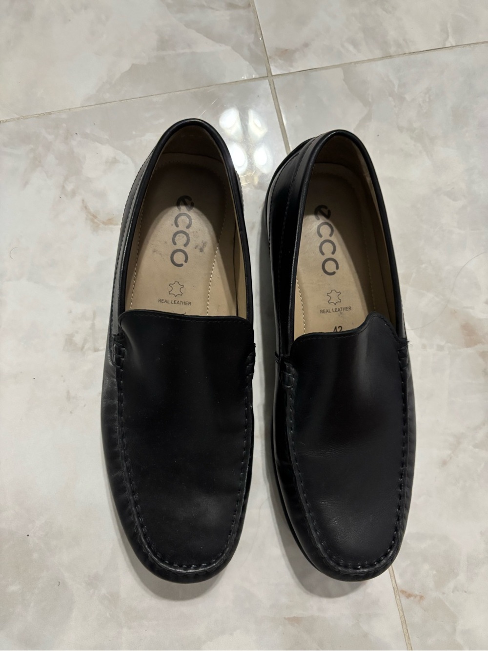 Ecco Black Leather Slip-On Loafers